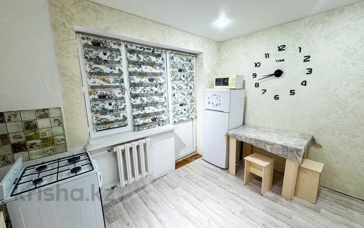 1-комнатная квартира · 42 м² · 2/5 этаж, Жулдыз 42 за 12.8 млн ₸ в Талдыкоргане, мкр военный городок Жулдыз — фото 2