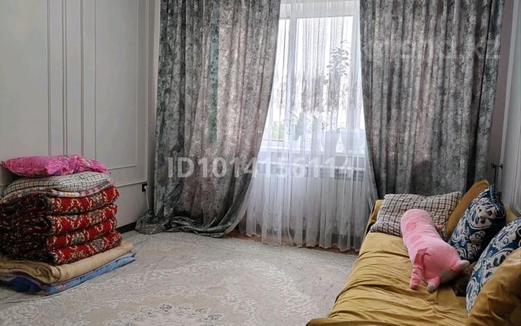 2-комнатная квартира · 57 м² · 6/9 этаж, мкр Аксай-4 70 за 43 млн ₸ в Алматы, Ауэзовский р-н — фото 2