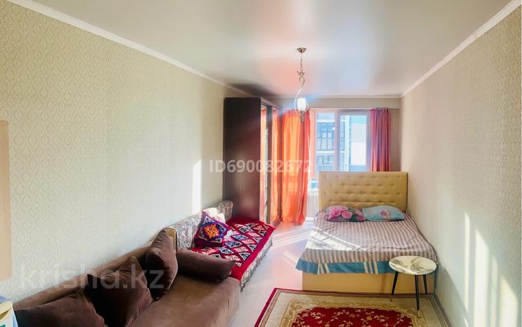 1-комнатная квартира · 37 м² · 5/10 этаж, Алтын Орда 6/64 к2 — Пр. Алатау, крайний сине-желтый дом с футбольным полем за 11 000 〒 в Алматы, Наурызбайский р-н — фото 8