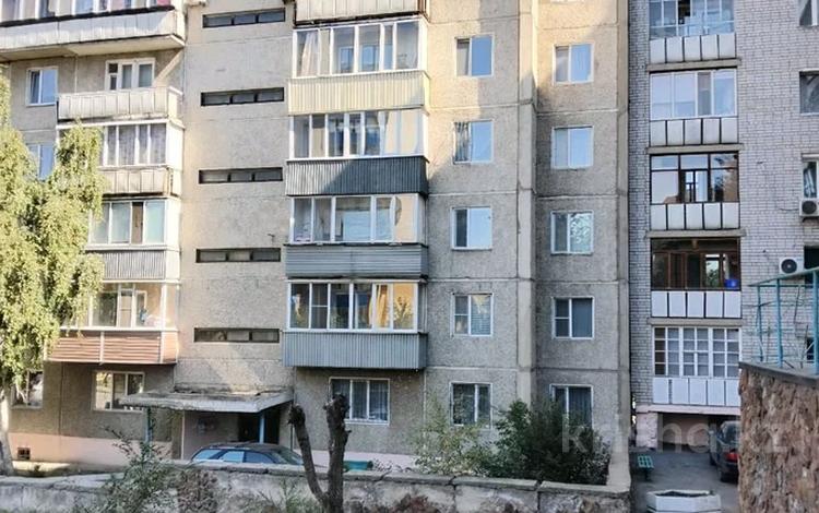 3-бөлмелі пәтер · 64 м² · 8/9 қабат, Утепбаева, бағасы: 25.5 млн ₸ в Семее — фото 2