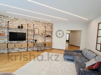 4-бөлмелі пәтер · 208 м² · 16/17 қабат, Достык 128, бағасы: 1.3 млн ₸ в Алматы, Медеуский р-н