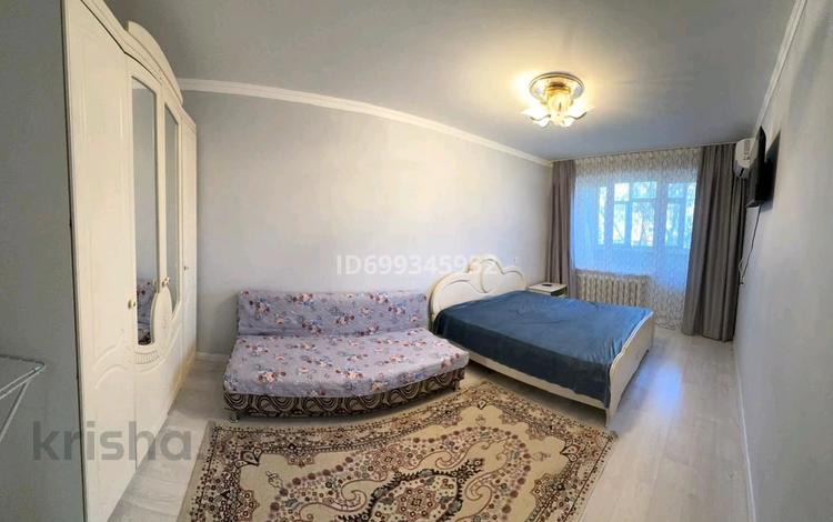 1-бөлмелі пәтер · 35 м² · 3/9 қабат, мкр 11 8, бағасы: 2 000 〒 в Актобе — фото 2