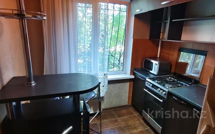 2-комнатная квартира · 43 м² · 2/5 этаж, мкр Айнабулак-2 за 220 000 ₸ в Алматы, Жетысуский р-н — фото 2
