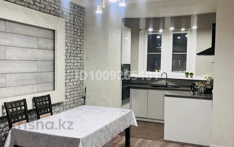 3-бөлмелі пәтер · 108 м² · 8/10 қабат, мкр. Алтын орда, Газиза жубанова 146 — Народная конселярия, бағасы: 46 млн ₸ в Актобе — фото 2