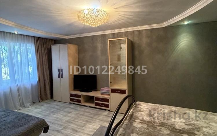 1-комнатная квартира · 40 м² · 5 этаж, Просп. Бухар Жырау 44 за 10 000 ₸ в Караганде — фото 2