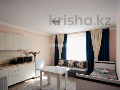 1-комнатная квартира · 40 м² · 2/4 этаж, мкр Акбулак, улица Сарытогай за 18 000 ₸ в Алматы, Алатауский р-н
