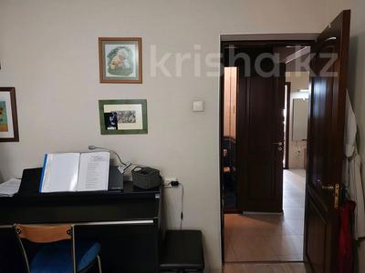 2-комнатная квартира · 53 м² · 8/9 этаж, мкр Аксай-4 за 40 млн ₸ в Алматы, Ауэзовский р-н
