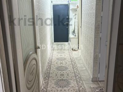 3-бөлмелі пәтер · 68.8 м² · 5/5 қабат, 16-шағынаудан 32 — Үй жақсы жерде орналасқан.Қаланың нақ жүрегінде тәулік бойы істейтін аптекалар,дүкендер бәрі бар үлкен трассаның қасында остановканың жанында орналасқан., бағасы: 25 млн ₸ в Шымкенте, Аль-Фарабийский р-н