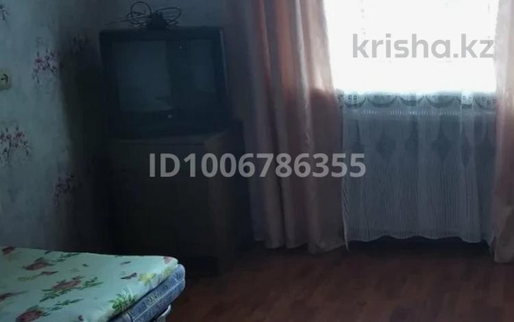1 бөлме · 13 м², Серикбаева 1/1, бағасы: 145 000 ₸ в Усть-Каменогорске — фото 2