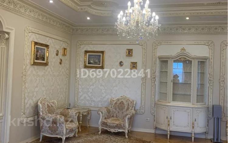 4-комнатная квартира · 230 м² · 3/3 этаж, Керей-Жәнібек хандар за 445 млн ₸ в Алматы, Медеуский р-н — фото 2