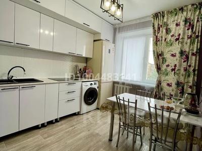 3-бөлмелі пәтер · 64 м² · 4/5 қабат, Старый Майкудук, Жекибаева 149 — Молодежка, бағасы: 19 млн ₸ в Караганде, Алихана Бокейханова р-н