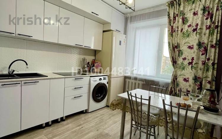 3-бөлмелі пәтер · 64 м² · 4/5 қабат, Старый Майкудук, Жекибаева 149 — Молодежка, бағасы: 19 млн ₸ в Караганде, Алихана Бокейханова р-н — фото 2