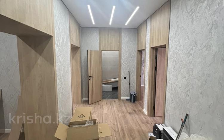 4-бөлмелі пәтер · 135 м² · 2/9 қабат, мкр. Алтын орда 2, бағасы: 56 млн ₸ в Актобе — фото 2
