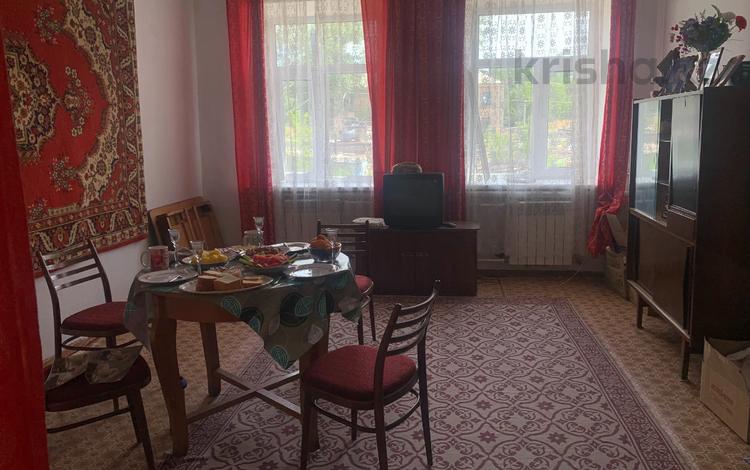 2-комнатная квартира, 56 м², 5/5 этаж, Еламана Байгазиева за 5.5 млн 〒 в Темиртау — фото 7