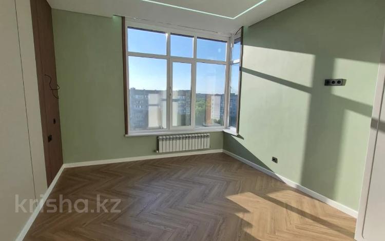 3-бөлмелі пәтер · 83 м² · 7/8 қабат, Сатпаева 15Е, бағасы: 59 млн ₸ в Усть-Каменогорске — фото 8