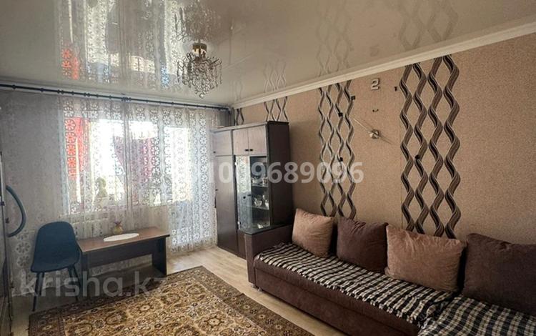 2-комнатная квартира · 47 м² · 8/9 этаж, мкр Юго-Восток, 27й микрорайон 1 за 160 000 〒 в Караганде, Казыбек би р-н — фото 2