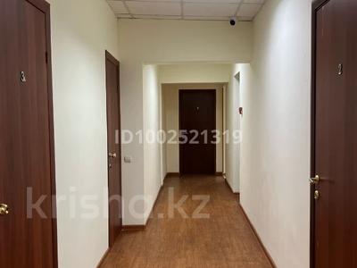 Толе би 180 Б. Под…, мкр Тастак-2 180 Б — Жарокова в Алматы, Алмалинский р-н