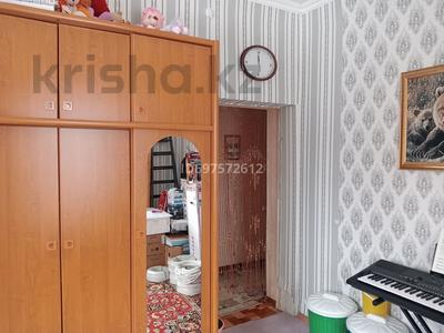 3-комнатная квартира, 80 м², 2/2 этаж, Майкудук, Майкудук Белинского 34 — ДК майкудука за 15 млн 〒 в Караганде, Алихана Бокейханова р-н