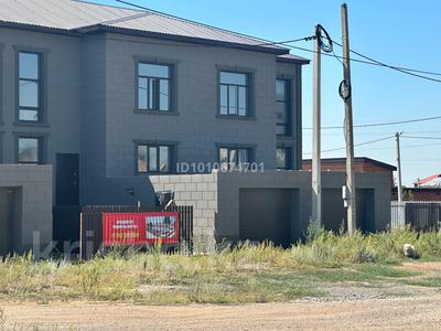 Часть дома · 4 комнаты · 270 м² · 3.4 сот., мкр Кунгей , Алтайбаева 43/2 за 44.9 млн 〒 в Караганде, Казыбек би р-н