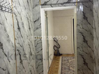 3-бөлмелі пәтер · 60 м² · 2/5 қабат, Бурова 27/1 — Центральный рынок, бағасы: 184 999 ₸ в Усть-Каменогорске