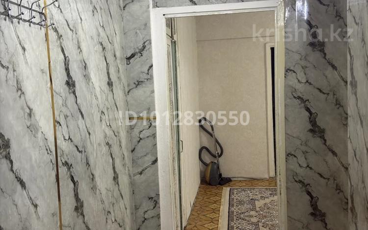 3-бөлмелі пәтер · 60 м² · 2/5 қабат, Бурова 27/1 — Центральный рынок, бағасы: 184 999 ₸ в Усть-Каменогорске — фото 2
