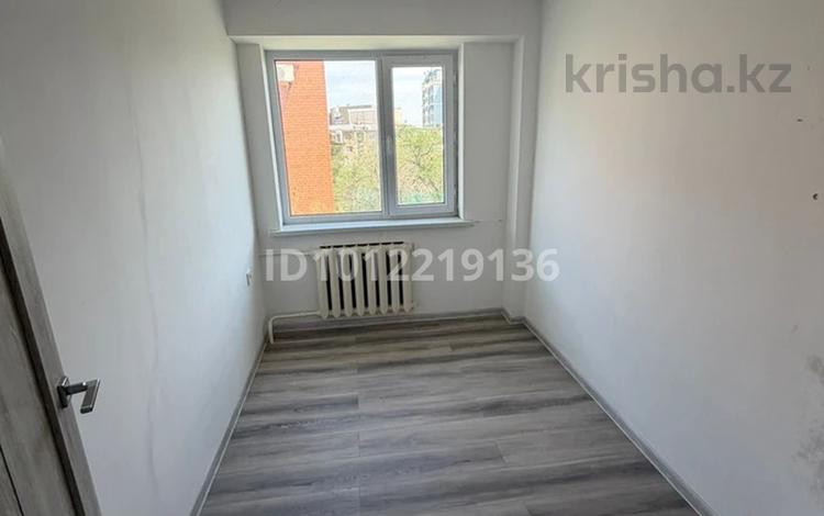 3-комнатная квартира · 47.9 м² · 5/5 этаж, Абая — улица Абая,дом 15а за 13.5 млн ₸ в Атырау — фото 2