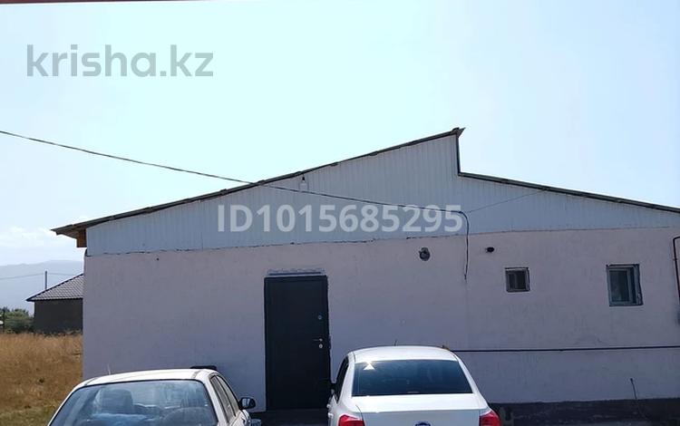 Отдельный дом · 3 комнаты · 80 м² · 8 сот., Тауелсыздык — Возле мечети Шынасыл за 15 млн ₸ в Узынагаш — фото 2