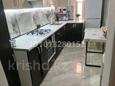 3-бөлмелі пәтер · 90 м² · 1/2 қабат, Центральный ш/а., Суйесинова — Дсу, бағасы: 13 млн ₸ в Атырау, мкр Центральный