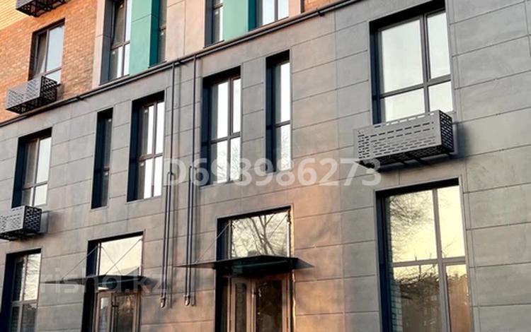 Офисы, магазины и бутики, общепит, салоны красоты, медцентры и аптеки, образование, развлечения, кабинеты и рабочие места, студии · 162 м² за ~ 1.5 млн 〒 в Актобе, мкр 8 — фото 2