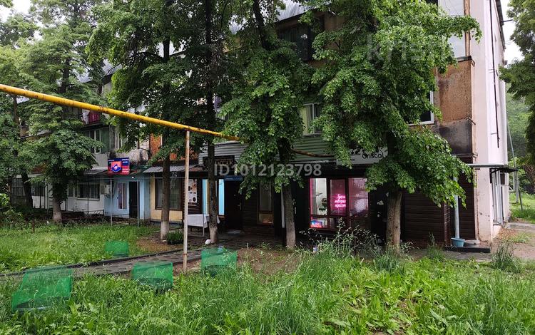 Свободное назначение, офисы, магазины и бутики, салоны красоты, медцентры и аптеки, образование, развлечения, конференц-залы, кабинеты и рабочие места, студии · 50 м² за 300 000 ₸ в Алматы, Медеуский р-н — фото 2
