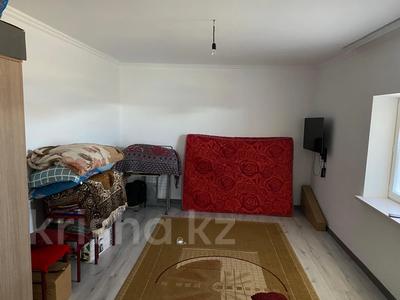 Продажа домов и дачи в Жетысу обл.: Отдельный дом · 1 комната · 37.8 м² · 10 сот., Абая 114 за 9.9 млн 〒 Отдельный дом · 1 комната · 37.8 м² · 10 сот., Абая 114 за 9.9 млн 〒 в Талдыкоргане