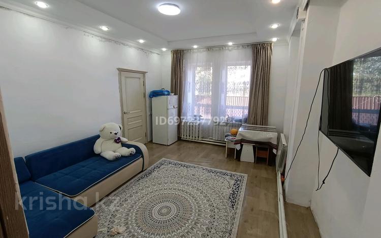 Отдельный дом · 3 комнаты · 80 м² · 5 сот., Аэропорская 152 Е — Район Юность за 11.5 млн 〒 в Семее — фото 2