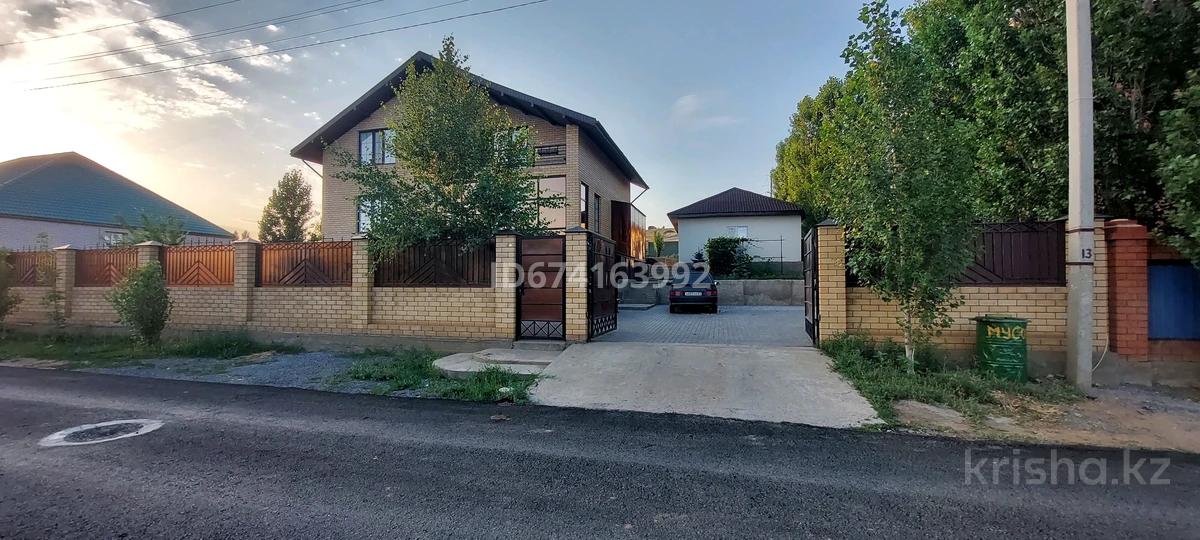 Отдельный дом · 4 комнаты · 290 м² · 10 сот.