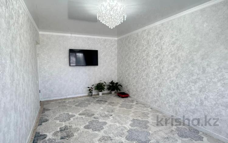 2-бөлмелі пәтер · 55 м² · 2/5 қабат, мкр 11, Шайкенова, бағасы: 19 млн ₸ в Актобе — фото 2