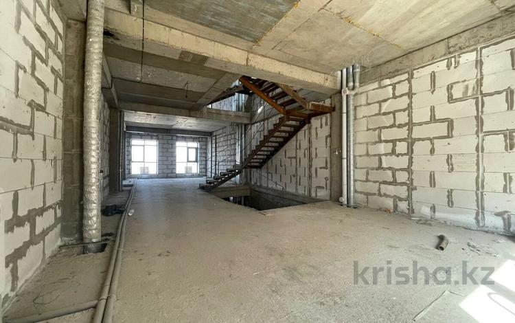 4-комнатная квартира · 330 м² · 1/4 этаж, улица 4-ая за 225 млн ₸ в Алматы, Медеуский р-н — фото 10