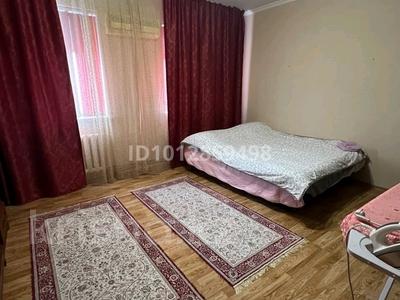 4-комнатная квартира · 100 м² · 3/5 этаж, Набережная 1 — Центр за 250 000 ₸ в 