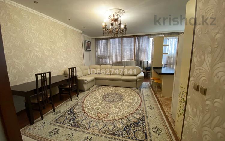 3-комнатная квартира, 100 м², 3/7 этаж помесячно, Сатпаева 39б за 260 000 〒 в Атырау — фото 16