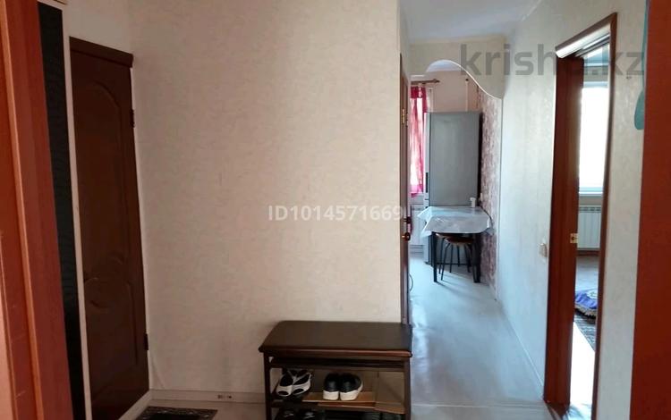 3-бөлмелі пәтер · 62.3 м² · 3/5 қабат, Строитель ш/а., Әбілхайыр хан даңғылы 153, бағасы: 18.5 млн ₸ в Уральске, мкр Строитель — фото 2
