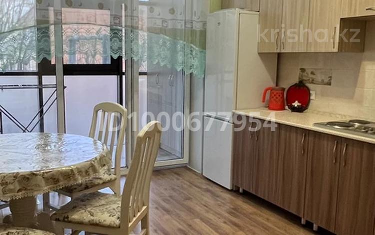 2-бөлмелі пәтер · 56.7 м² · 1/5 қабат, Михайловка ш/а., Сакена 10 — Рядом Школа #83, бағасы: 250 000 ₸ в Караганде, Казыбек би р-н — фото 15