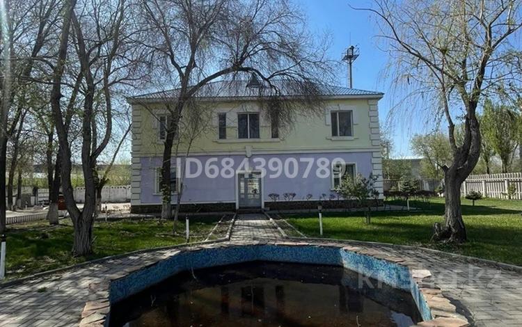 Дом · 4 комнаты · 500 м², Смогулова за 80 000 〒 в Актобе, мкр. Курмыш — фото 2