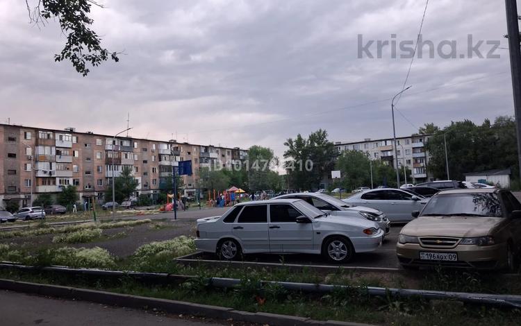 4-комнатная квартира · 61.2 м² · 4/5 этаж, Майкудук, 17й микрорайон 57 за 11 млн ₸ в Караганде, Алихана Бокейханова р-н — фото 2