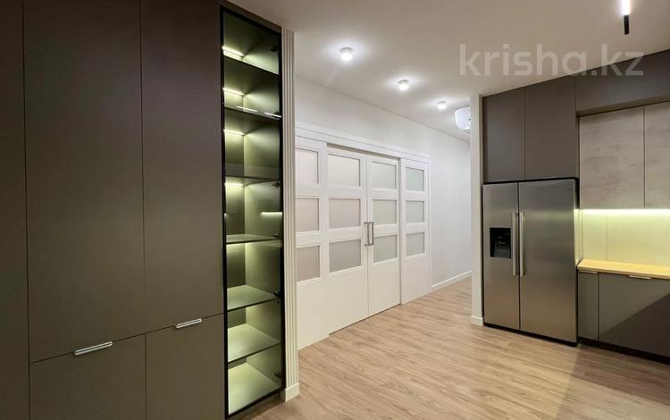 3-комнатная квартира, 120 м², 11/17 этаж помесячно, Аль-Фараби 41