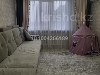 4-комнатная квартира · 80 м² · 9/10 этаж, 72 квар ул. 8 марта 102 — 72 квартал напротив остановки за 35 млн ₸ в Семее