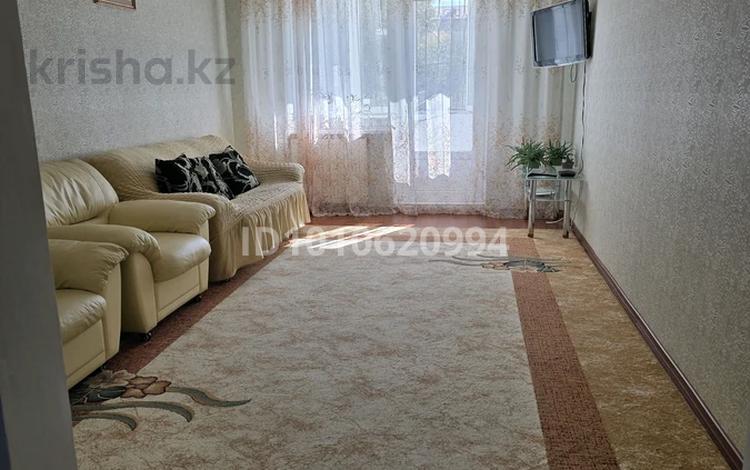 4-бөлмелі пәтер · 102 м² · 2/9 қабат, 10мкр 2 — Жибек Жолы, Алтындар, Халык Банк, бағасы: 350 000 ₸ в Аксае — фото 2