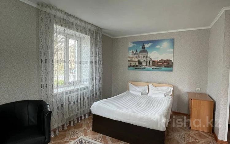 1-комнатная квартира, 31.2 м², 2 этаж посуточно, Жансугурова 98 за 10 500 〒 в Талдыкоргане — фото 2
