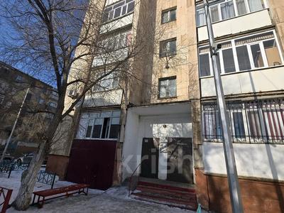 4-бөлмелі пәтер · 105 м² · 6/6 қабат, Гарышкерлер 15А — Площадь первостроителей, бағасы: 250 000 〒 в Жезказгане