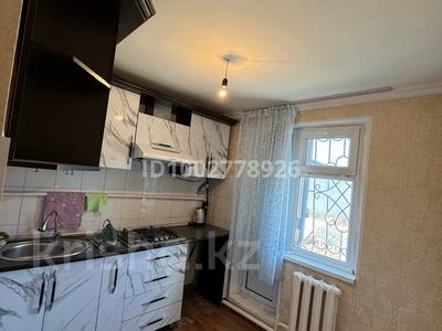 3-комнатная квартира · 56 м² · 1/2 этаж, самал 2 мкр 3 — улытау тойхана за 12 млн 〒 в Туркестане