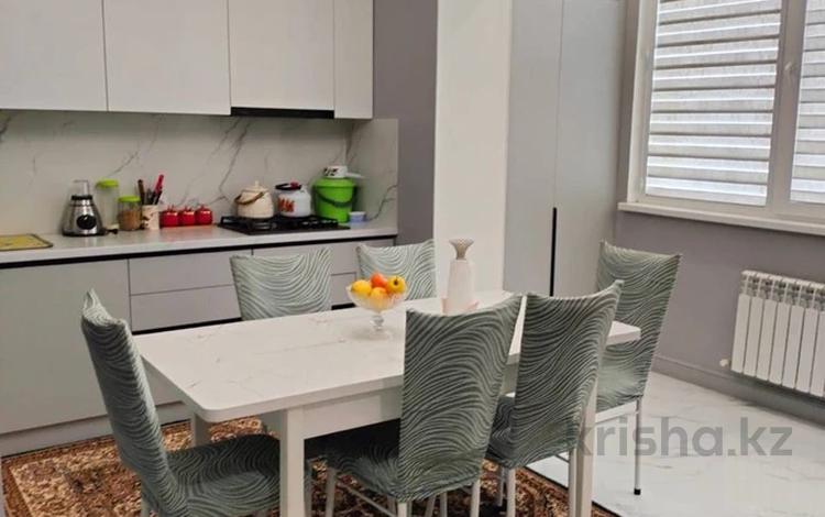 3-комнатная квартира · 110 м² · 6/8 этаж, 19-й мкр 45/3 за 38.6 млн ₸ в Актау — фото 2