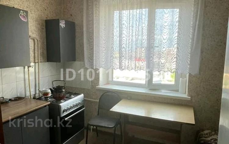 2-бөлмелі пәтер · 52 м² · 9/9 қабат, Строитель ш/а. 27/1, бағасы: 10.5 млн ₸ в Уральске, мкр Строитель — фото 12