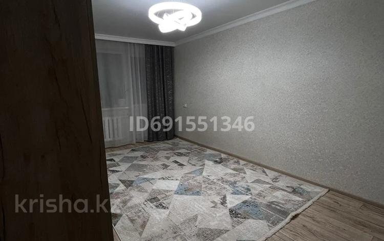 2-комнатная квартира, 47 м², 5/5 этаж, 7 мкр за 8.5 млн 〒 в Темиртау — фото 2